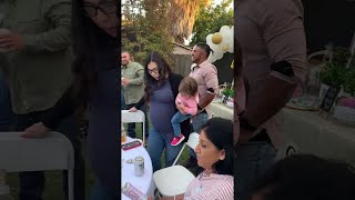 faze tari trage scaunul de sub femeia gravida