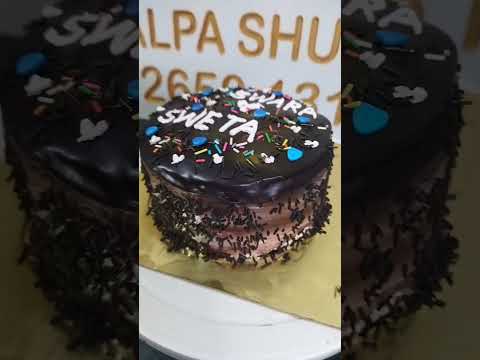 The secret ingredient is always love.🎂🧁#youtubeshorts #browniesulangtahun #cake #vegetariancake