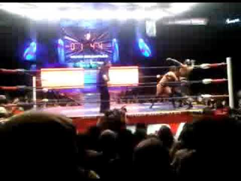 Dark Angel Sarah Stock vs Princesa Sujei