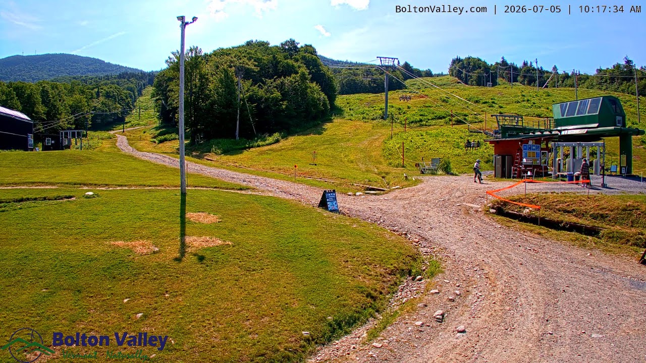 Live webcam view of Bolton Valley Main Base Area