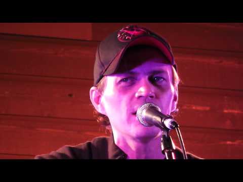 Chris Cummings - The Kind of Heart That Breaks