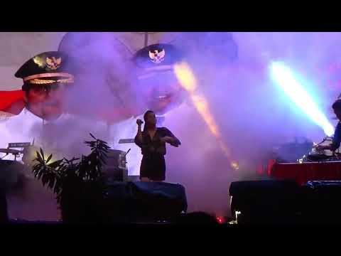 DYANA PRASTA SHOW DJ