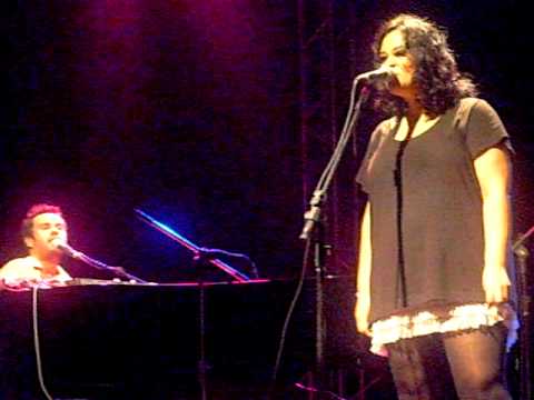 Marcelo Jeneci e Tulipa Ruiz - Felicidade