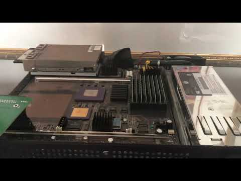 Yaakov NeXTstation with scsi sd NeXTstep 3.3 and apps