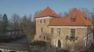 preview picture of video 'Zamek w Oporowie. Nagranie z drona.'