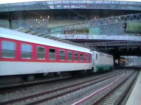 E402.137 sull' EN 1234 "Allegro Tosca" Roma Termini - Wien/Munchen in transito a Roma Tiburtina