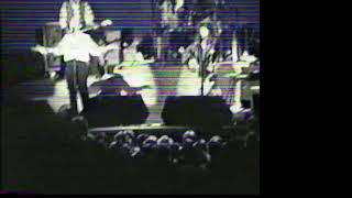 Devil In My Car -The B-52s, Live, Middletown, NY, 1990