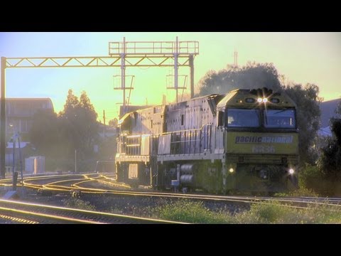 Pacific National NR Class Locomotives at Sunset - PoathTV Australian Railways & Trains
