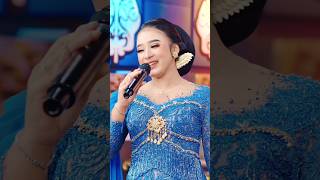 Download lagu SEGORO MADU - Niken Salindry Full Video On YouTube Chanel Kembar Music Digital #nikensalindry mp3