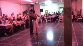 MARIA INES BOGADO y SEBASTIAN JIMENEZ bailando el tango EL FLETE en FLOREAL MILONGA