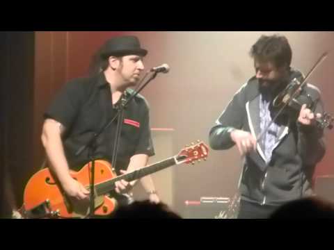 Vilain Pingouin & Bodh'aktan - (Live in Montreal)