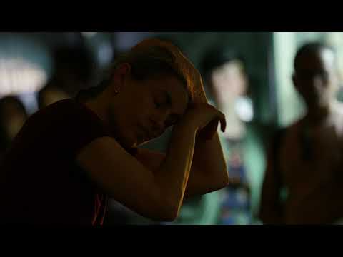 Claire Filmon performs Simone Forti's Sleep Walkers/Zoo Mantras