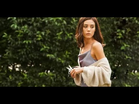 Cansu Dere pulls success like a lever with her Sadakatsiz series!