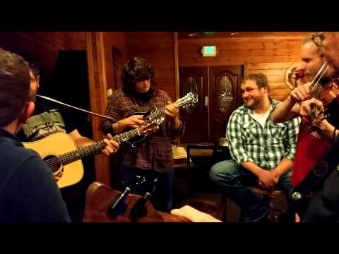 Sunny side of the mountain, Cabin jam