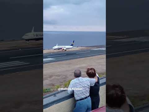 Ryanair Landing at Madeira