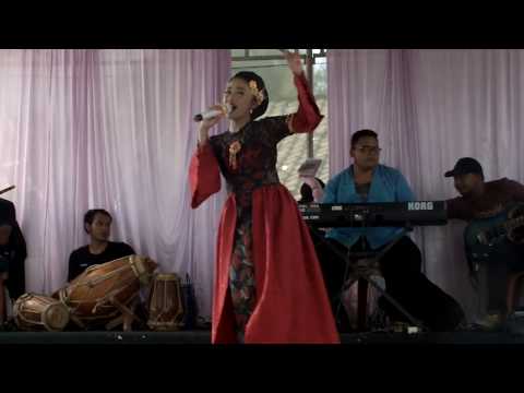 Kembang Gadung Neng Dila live Bekasi asoy