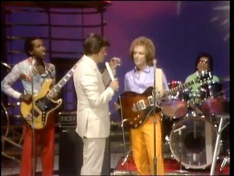 Dick Clark Interviews Lee Ritenour - American Bandstand 1981