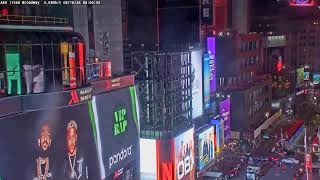 Times Square: 1560 Broadway View Live
