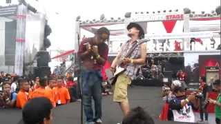 Komunal - Pasukan Perang Dari Rawa live at SOUNDRENALINE 3 Nov '12