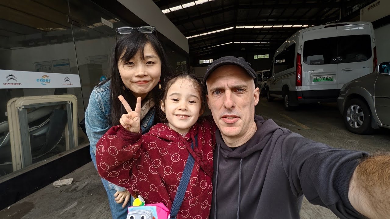 CHINA EN DIRECTO: PROBLEMA CON LA FURGO - CENTRO COMERCIAL | Jabiertzo 