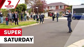 Interest rate cuts and comedy gold trigger a Super Saturday for Melbourne's property market | 7NEWS