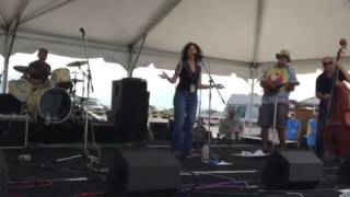 Reina Collins singing at Sanding Ovations 2015