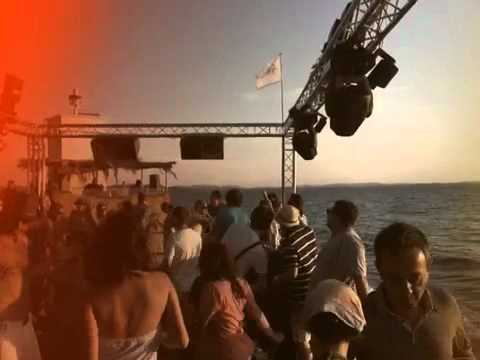 SunceBeat 2 - Rawkin Raul on the beach stage