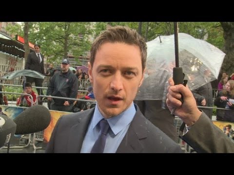 ジェニファー・ローレンス落下。ジェームズ・マカヴォイのアドバイス (Jennifer Lawrence fall: James McAvoy's advice)