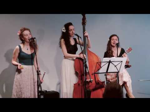 Amelie Acoustic Trio - Песенка Красной Шапочки