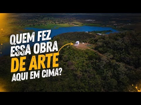Drone revela monumento histórico no alto do morro em quixeramobim_ce