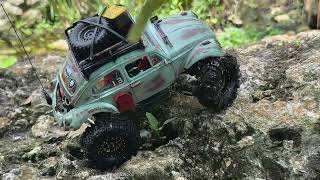 VW bug rock crawling