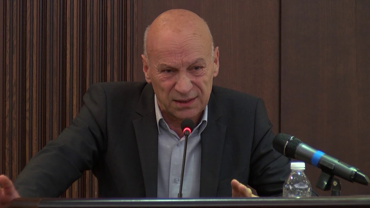 Себахтин Исмаил спира автобусни линии в знак на протест . Иска оставката на кмета на Хасково