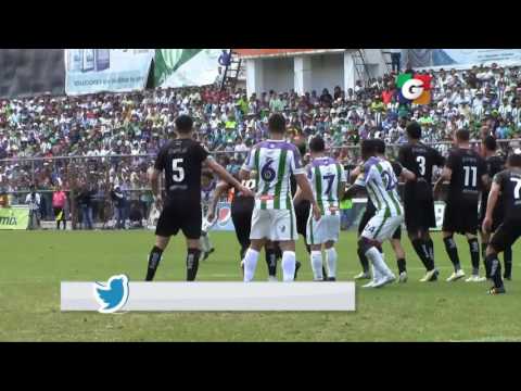 Video Gol: Agustín Herrera min 80  - Antigua,GFC 1-0 Comunicaciones - Apertura 2016 semifinal vuelta