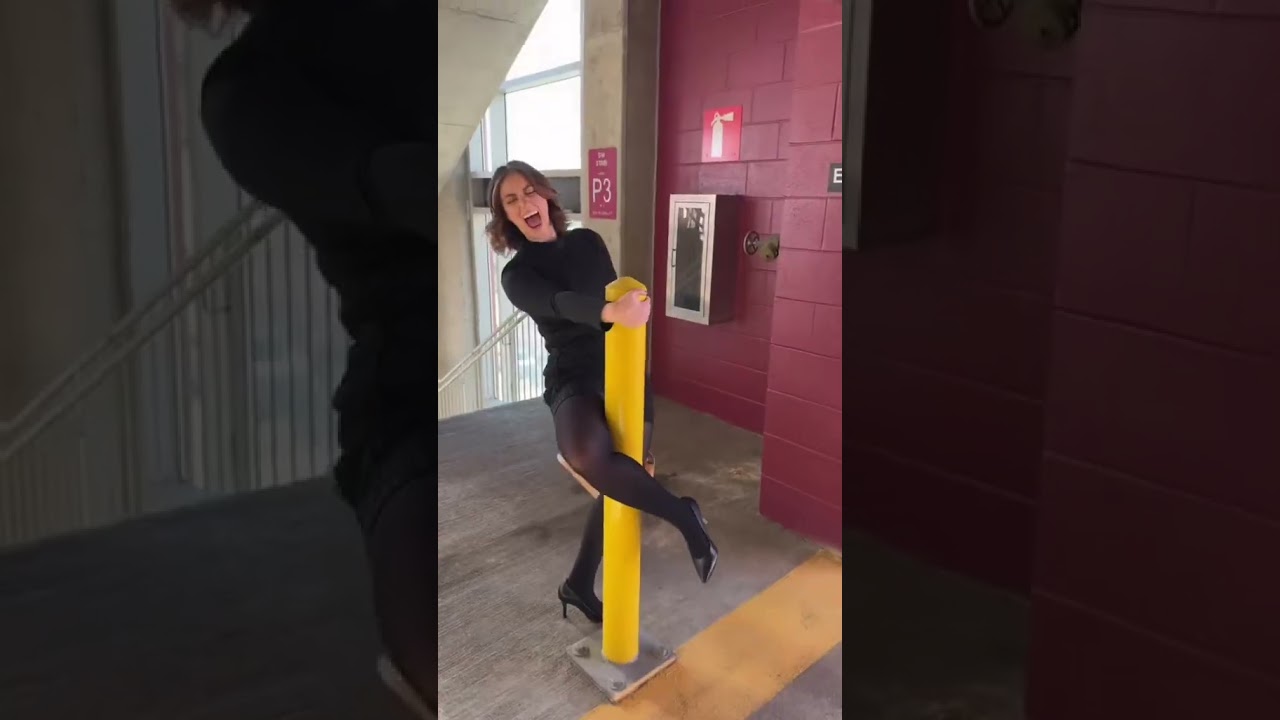 Who here has spent the weekend in Memphis? What’s your favorite country bar? IG:@kellymonroeofficial