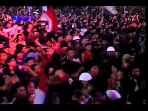 Slank Feat Iwan Fals - Orkes Sakit Hati (Live)