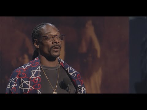 Snoop Dog inducts Tupac Shakur into Hall of Fame