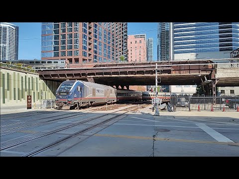 Amtrak SC-44 Charger 4601 west in Chicago on September 18, 2025