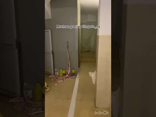 Vídeo relacionado con ViaGasaFamido Pestillo de Paleta, Cerradura de Manija de Acero Inoxidable 304 con Características Resistentes Al Fuego para Maquinaria de Construcción y Grupos Electrógenos