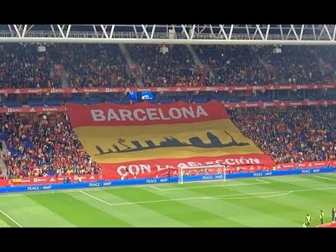 Estremecedor himno de España que canta Cataluña a la Selección Española 18 años después en Cornellá