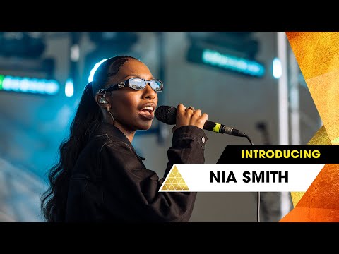 Nia Smith - Don't Cry (BBC Introducing at Glastonbury 2025)
