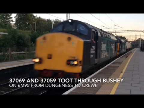 DRS 37069 and 37059 toot through Bushey on 6M95