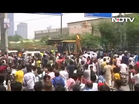 Bulldozers Leave Delhi's Shaheen Bagh After Massive Tension