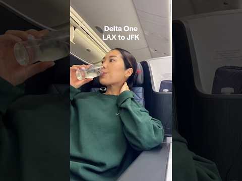 Reviewing Delta One from LAX to JFK (Boeing 767-400ER)