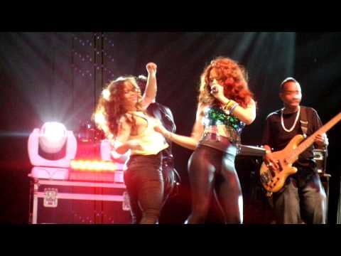 Alexis Jordan - Good Girl HD - Wireless Festival (1st July 2011)