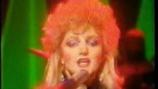 BONNIE TYLER --- IF I SING YOU A LOVE SONG (Live Performance)