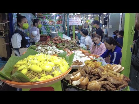 Market food show yummy yummy at Boeung Keng Kang market Cambodia