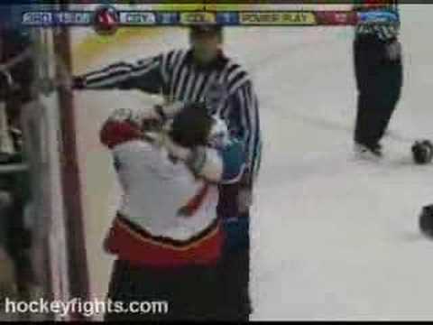 Bryan Marchment vs Ian Laperriere