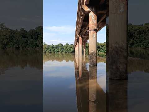 encontrei uma capela embaixo da ponte do rio Ivaí Paraná