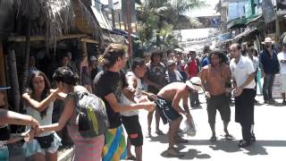 preview picture of video 'Montañita Ecuador Gringo Fight'