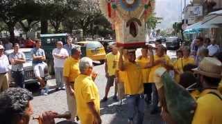 preview picture of video 'Tarantella col cinto - Caggiano, processione d'inizio pellegrinaggio verso Viggiano'